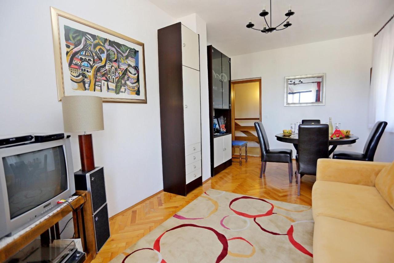 Apartments Dvornik Mirce エクステリア 写真